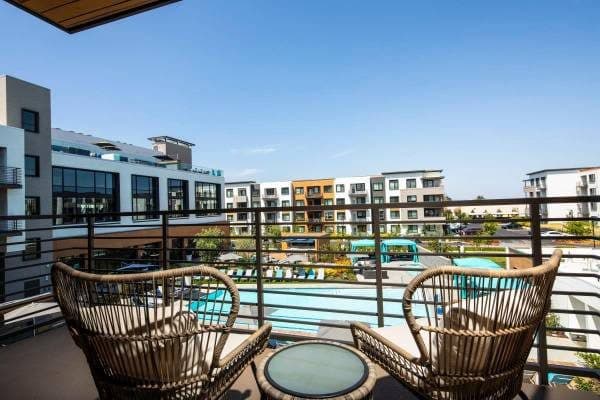 TMLP 14-mo. | Exclusive Rooftop Deck + Relaxing Pool-Your Next Home Awaits 1