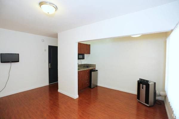 Bicycle Storage, Patio, Air Conditioning, Picnic Area (2 Areas) 2
