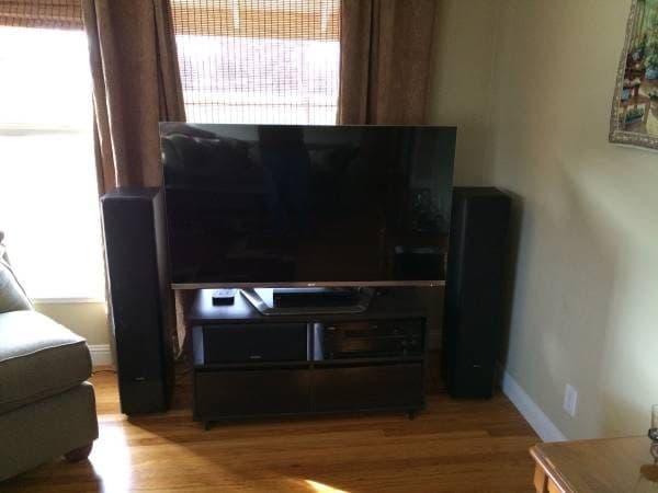 55" LG Smart 3D LED TV (55LM6700) + 4 Pairs of 3D Glasses 1