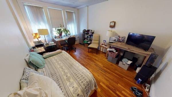 No fee! Available NOW or AUG. Sweet studio close to Harvard Ave. Stude 1