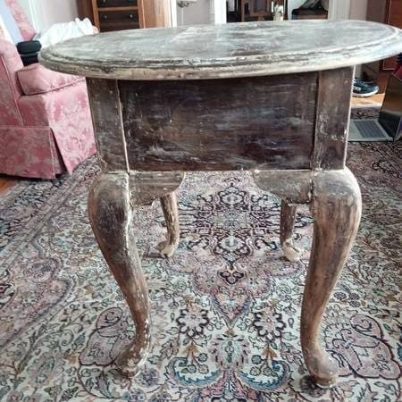 Queen Anne Oval Side Table Broyhill for refinishing 3