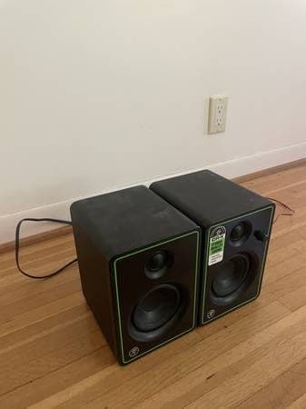 Mackie Cr4 Studio Monitors 1