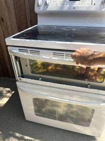 AMAZING FIND - GE Adora Electric Range w/Double Oven – White – Works G 1