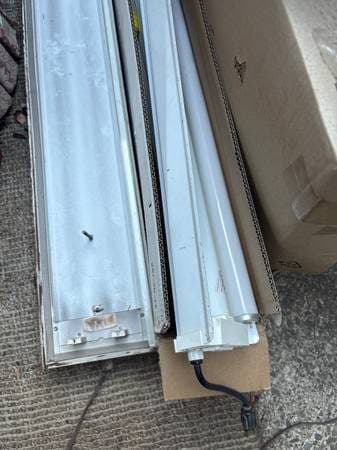 Shop lights - free 1