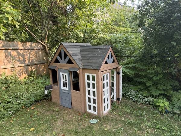 Children's Playhouse from Costco 1
