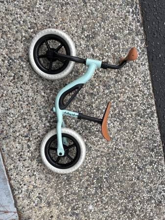 Chillafish Charlie Balance Bike — Mint Green (like new) 1