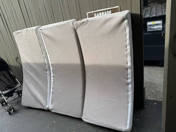 Three-piece folding twin-double mattress. 1