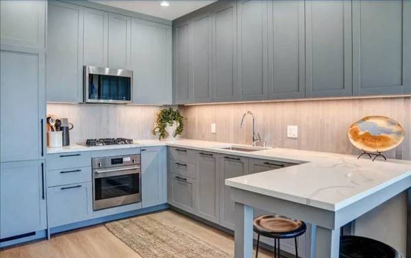 Los Angeles's charm: Perfect 1 bed, 1 bath in a coveted area. 2