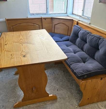 Breakfast Nook 1