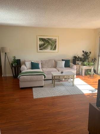 1br/1ba -Wonderful Oasis - Large Private Bedroom & Bathroom 1
