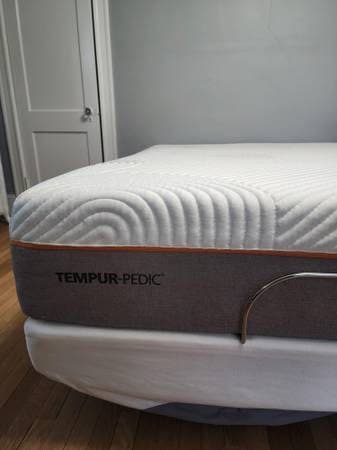 Temper-Pedic Queen mattress with adjustable base 1