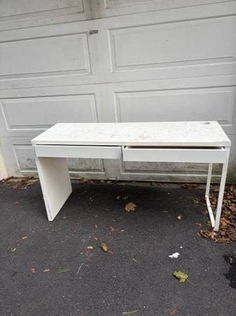 Kids desk, Ikea, good condition 2