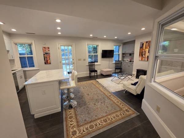 Stunning condo, garden oasis, perfect location, quiet+central, all new 1