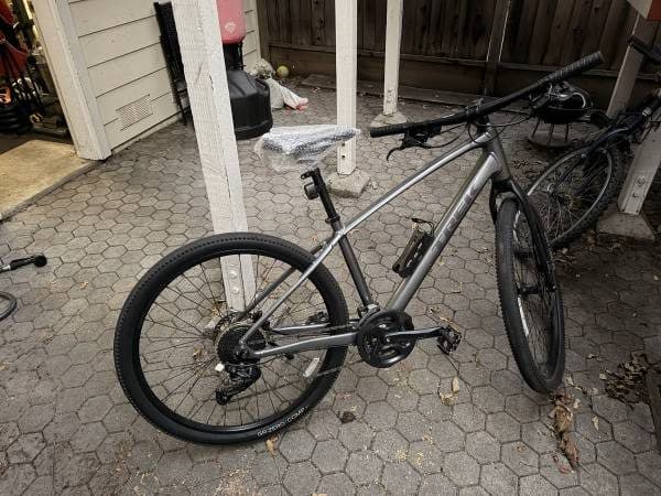 Trek Dual Sport 2 Hybrid Bike - Medium 1