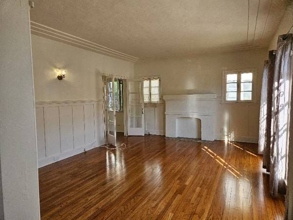 Hardwood Floors and Vintage Elegance 1