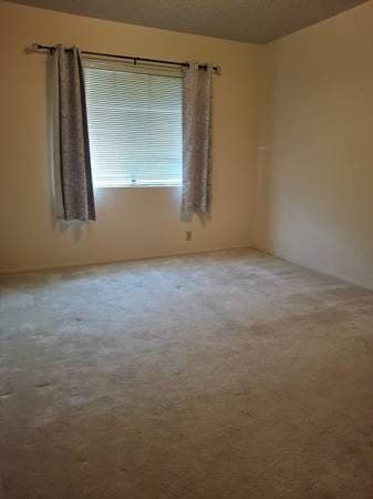 ***Room for rent/Roomie needed*** 1