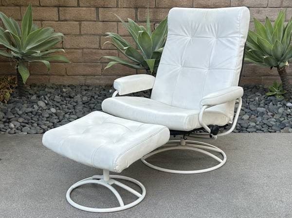 Vintage Ekornes Stressless Lounge Chair Recliner & Ottoman 1
