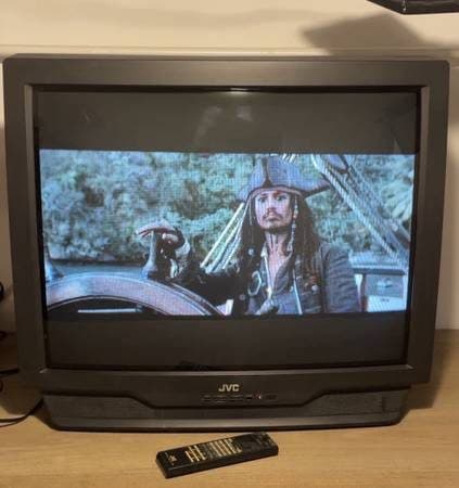 JVC CRT TV AV-32020 32-Inch retro gaming television with Remote 1