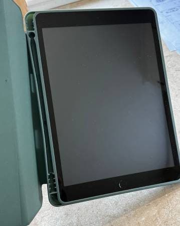 Apple iPad wireless and wifi (9th gen) 64GB 1