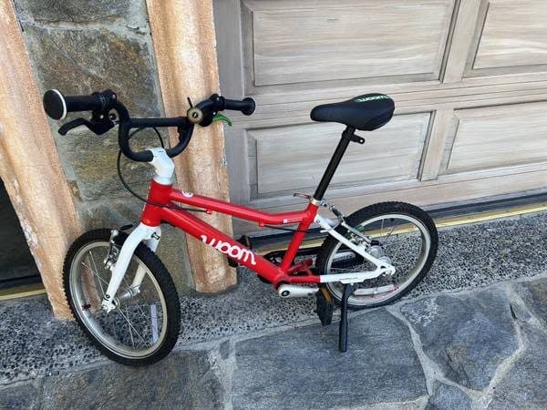 Woom 3 16" Kids Bike 1