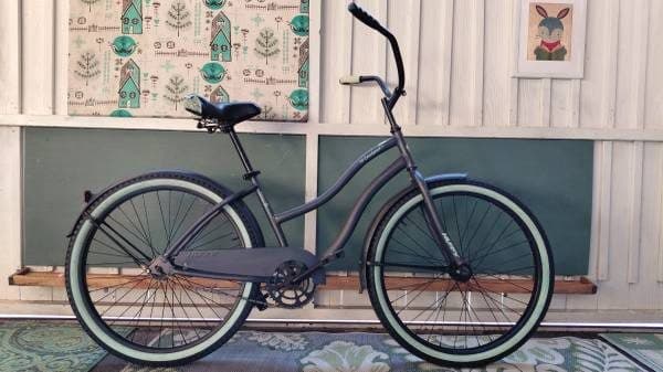 BEACH CRUISER BIKE *LIKE NEW! *TUNED UP! *READY TO RIDE! 1