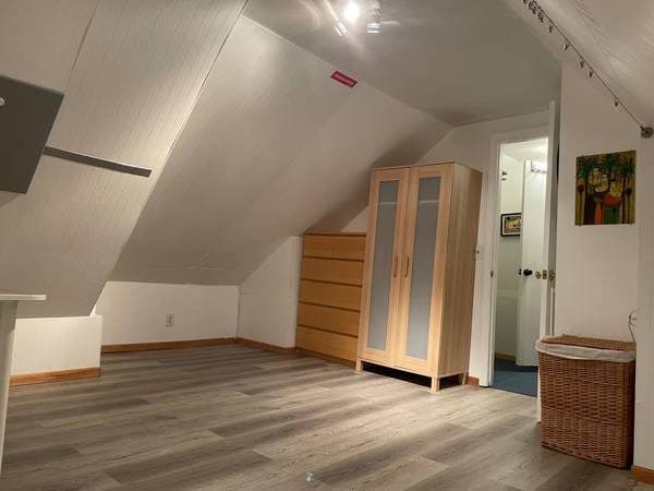 Great room with neat and clean grad-student roommates, part. furnished 1