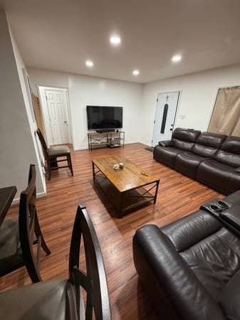 Furnished room in Westchester duplex – 7 min to LAX 1