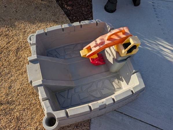 FREE childrens sandbox and water table 1