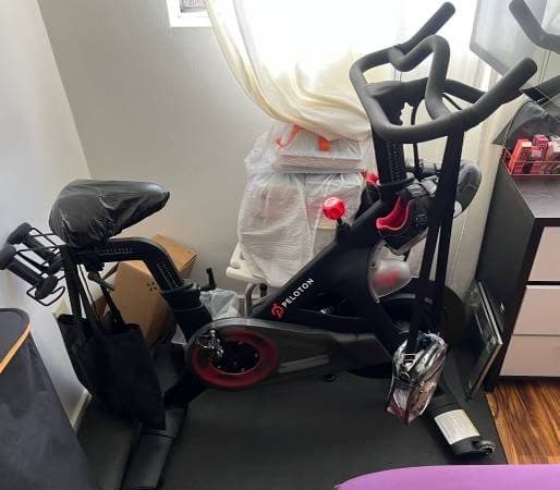 Peloton Bike Black 2021 1