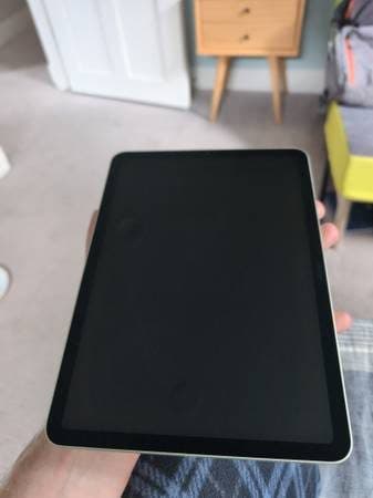iPad Air 4th Gen 64GB Wi-Fi + Apple Pencil 2 - Excellent Condition 1