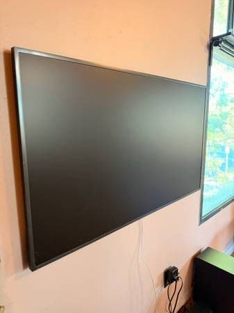 Samsung 50” The Frame TV + Q-Series Soundbar & Subwoofer 1