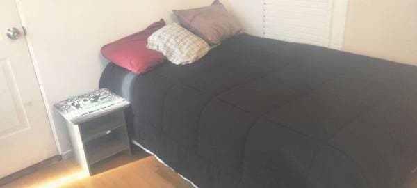 Beautiful bedroom. Reasonable and reduced today 1