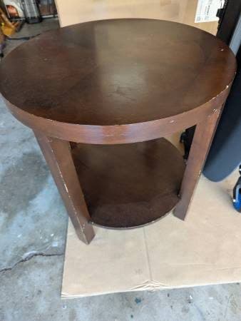 FREE - Nice End Table (23 inch) 1