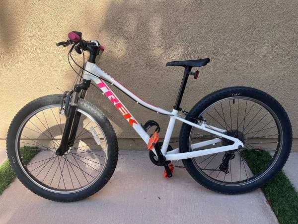 Trek Precaliber 24” Kids Mountain Bike 1