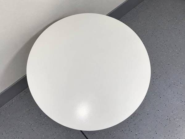 White Round Dining Table 32" - Mid Century Modern 2
