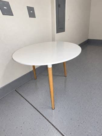 White Round Dining Table 32" - Mid Century Modern 1