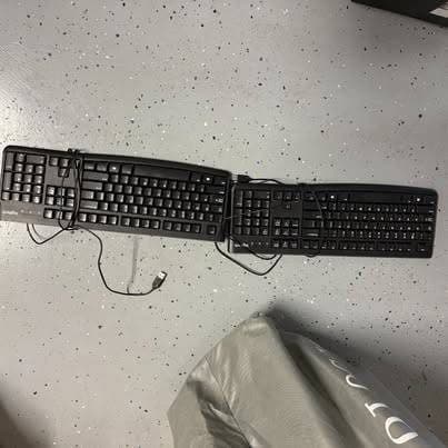 Logitech Keyboard Lot - 2 Wired + MK120 Combo 1