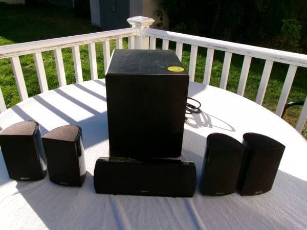 Definitive Technology ProCinema 600 5.1 Speaker System w Subwoofer 1
