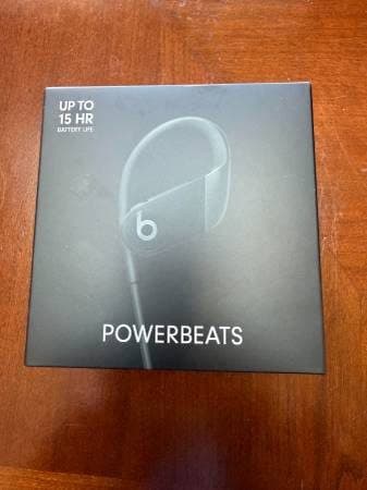 Power Beats 3 Wireless Earphones 1