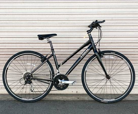 Trek 7.3 FX WSD Hybrid Commuter • 17.5" Medium • Shimano 3x8 1