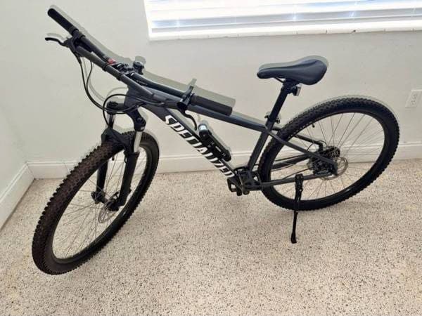 Special Specialized Rockhopper Mountain Bike 1