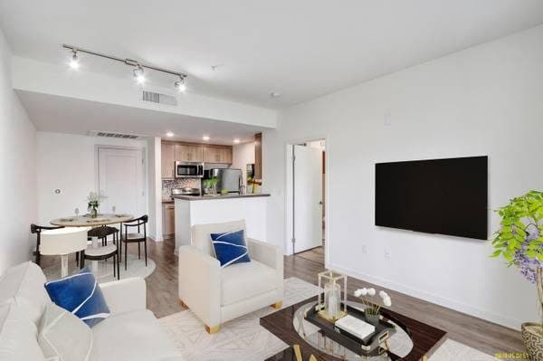 Patio/Balcony, Beautiful Luxury 3 Bedroom in Hollywood ~ Refrigerator 1