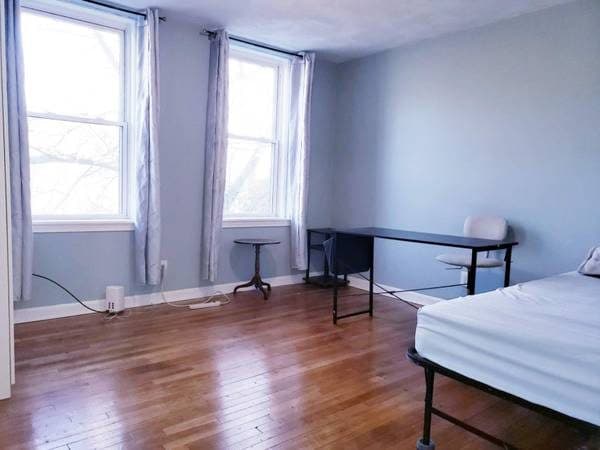 Nice Furnished Room nr Shops, T to BU, NEU, Downtown, C/A, Pool, 9/1 1