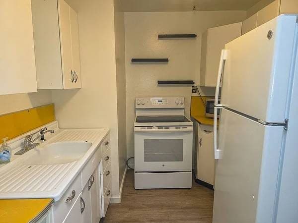 Beautifully designed 1 bedroom, 1 bathroom duplex-style 1