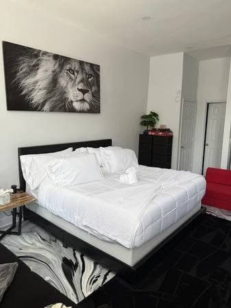 Modern Fed Hill studio: steps to pubs/city vibes! 1