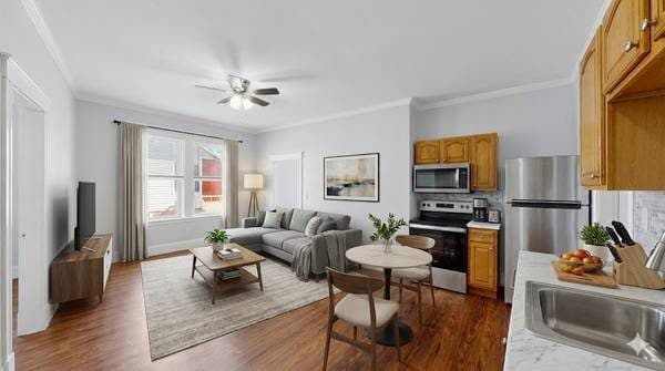 Rooms for Rent in Renovated 3BR Downtown Salem Apt – Prime Location! 1
