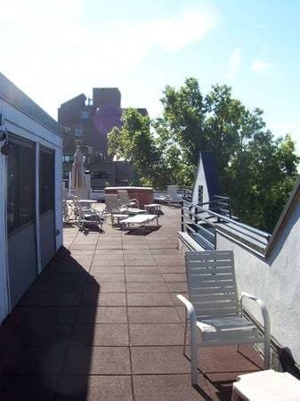 NO BROKER'S FEE! FITNESS CENTER, SAUNA, ROOFTOP LOUNGE, WALK TO BC! 1