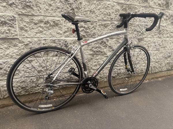 Specialized 27-speed lightweight road bike 54cm for 5'6" to 5'9" 3