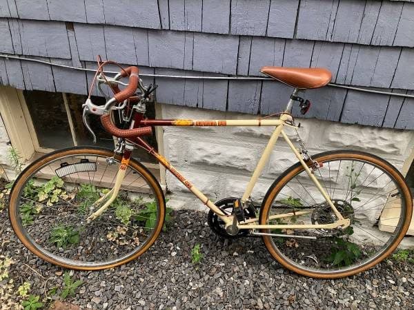 Vintage 70s Huffy Santa Fe 10-Speed Women's Bike 1