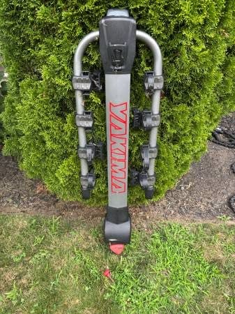 YAKIMA, RidgeBack Tilt-Away Bike Rack 1